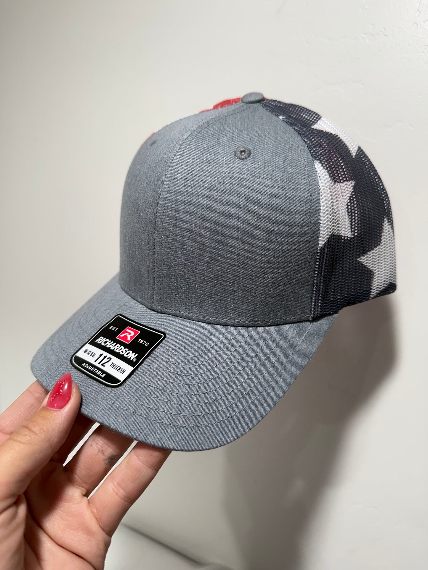 R112 Grey/Flag Mesh