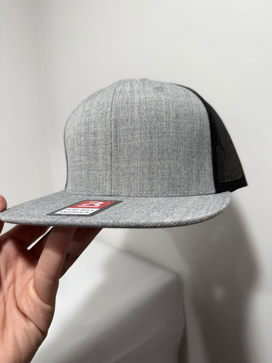 Flat Bill Trucker Grey/Black