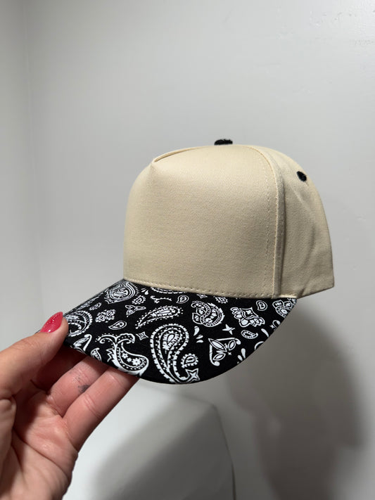 Canvas 5 Panel Neutral/Black Paisley